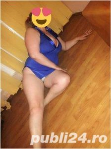 Doamna cu forme voluptoase