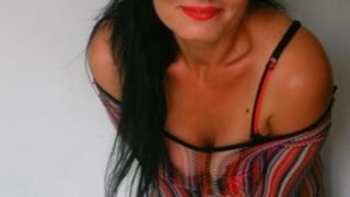 ofer domnilor maturi o experienta erotica deosebita